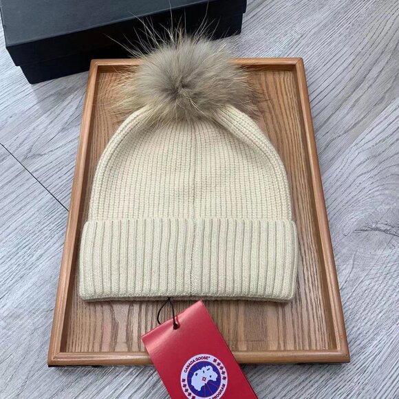 Canada Goose Beanie Hat - Picture 6 of 8
